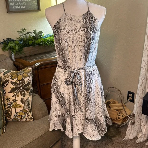 Mare Mare Anthropologie Snakeskin Mini dress with pockets Large worn once - Picture 3 of 15